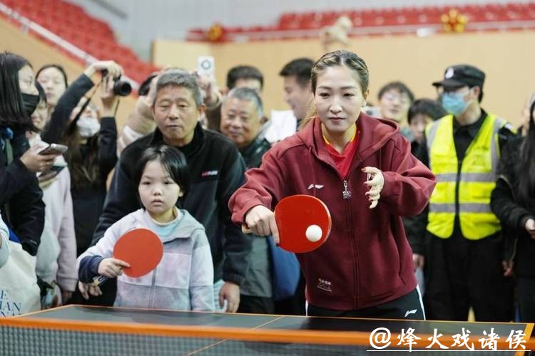 和徐寅生刘诗雯打球是什么样的体验?特奥选手圆梦乒乓舞台 和徐寅生刘诗雯打球是什么样的体验?特奥选手圆梦乒乓舞台